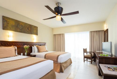 Photo #2 of BSEA Cancun Plaza Hotel in Cancún, Mexico