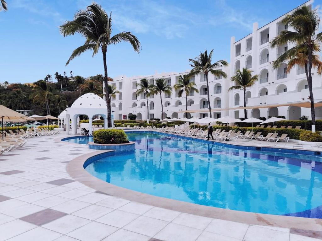 Photo #1 of Sierra Mar All Inclusive at Tesoro in Manzanillo, Mexico