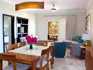 Photo #5 of Cuxos Hotel Beachfront in Isla Mujeres, Mexico
