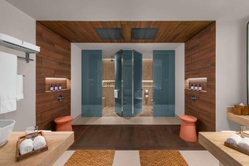 Photo #3 of Hilton Cancun Mar Caribe All-Inclusive Resort in Cancún, Mexico