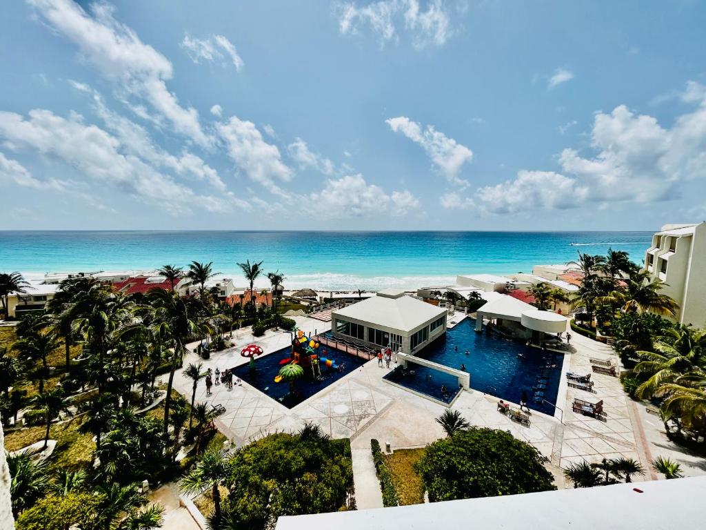 Photo #1 of Solymar condos on the beach in Cancún, Mexico