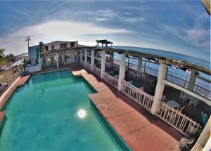 Photo #4 of EXCLUSIVO BUNGALOW CON PLAYA SEMI-PRIVADA, Alberca vista Infinita al océano pacífico, playa Zipolite-Mazunte, 8 hermosas playas cercanas, vive experiencias inolvidables en este paraíso en las costas de Oaxaca, nómadas digitales Starlink WiFi 203 mbps in Mazunte, Mexico