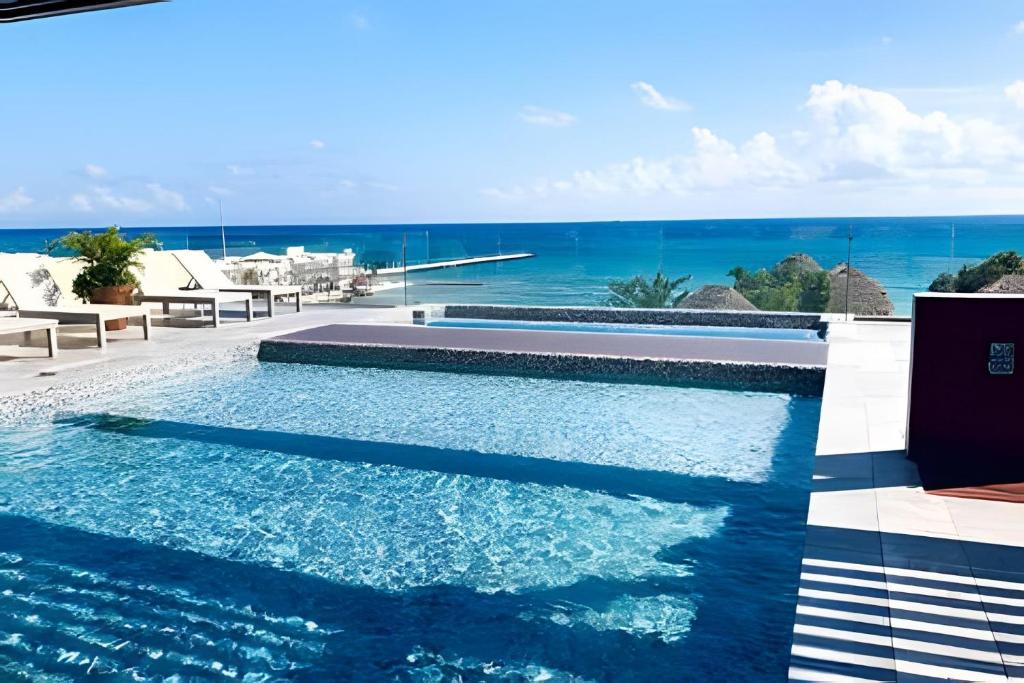 Photo #1 of 1 block from the Ocean and 5thAV in Playa del Carmen, Mexico