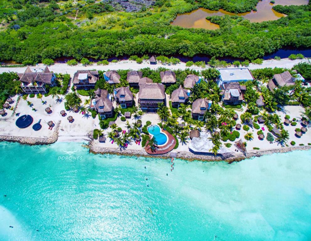 Photo of Hotel Villas Flamingos in Isla, Mexico