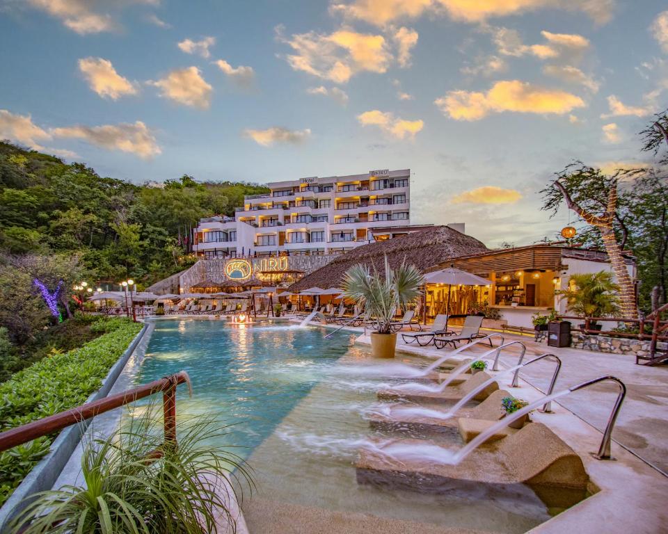 Photo of Nirú Ocean Suites by Binniguenda in Santa María Huatulco, Mexico