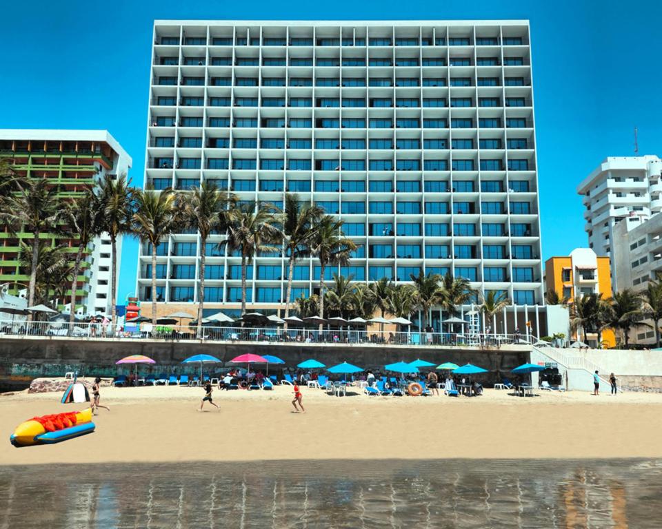 Photo #1 of Krystal Beach Acapulco in Acapulco de Juárez, Mexico