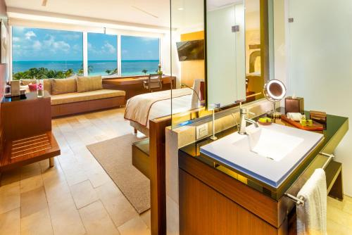 Photo #3 of Presidente InterContinental Cancun Resort in Cancún, Mexico