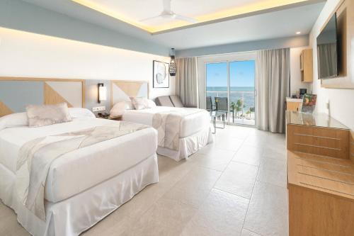 Photo #2 of Riu Caribe - All Inclusive in Cancún, Mexico