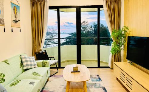 Photo #3 of Netflix-Seaview-SunsetView-PuteriBeach-Mutiara Beach Resort Melaka in Tanjung Kling, Malaysia