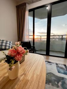 Photo #5 of Netflix-Seaview-SunsetView-PuteriBeach-Mutiara Beach Resort Melaka in Tanjung Kling, Malaysia