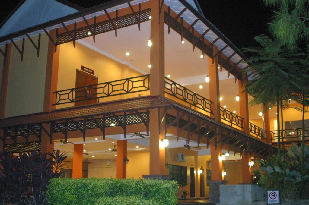 Photo of Tanjung Demong Beach Resort in Kampung Raja, Malaysia