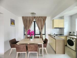 Photo #5 of Happy House, Cerulean Bay, Full Furnished, Forestcity in Gelang Patah, Malaysia