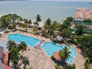 Photo #4 of MAPLESTAR SEAVIEW 海景 SUITE - BEACHFRONT - PRIVATE UNIT Glory Beach Resort in Port Dickson, Malaysia