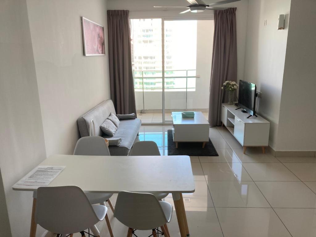 Photo of Mansion One Georgetown 2BR SeaView 7 Pax in George Town, Malaysia