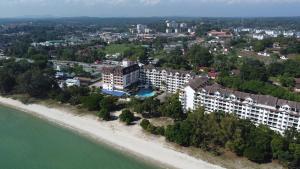 Photo #6 of 10pax GFloor 2R2B Dual-Key Doorstep to Beach, FREE BBQ Set, Wifi, 50"Smart TV in Port Dickson, Malaysia