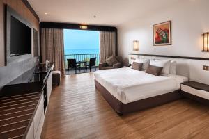 Photo #6 of The Bayview Beach Resort in Batu Ferringhi, Malaysia