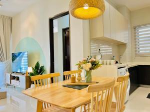 Photo #5 of Muji-Inspired 2BR 2BA Apartment, 8 Mins to CIQ, Sleeps 2-6 in Johor Bahru, Malaysia