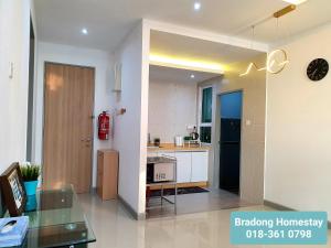 Photo #4 of BRADONG HOMESTAY - MUSLlM ONLY, 3 Queen Bedrooms, Seaview, Infinity Pool, Gym, near Drawbridge & KTCC Mall in Kuala Terengganu, Malaysia