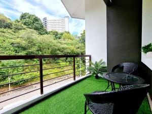 Photo #6 of Ocean 25 Shamrock Beach Big Group 6 Bedroom 5 Bathroom with Pool in Tanjung Bungah, Malaysia