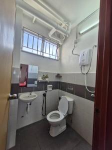 Photo #6 of Homestay Kuala Terengganu Rose House Pantai Batu Buruk in Kuala Terengganu, Malaysia