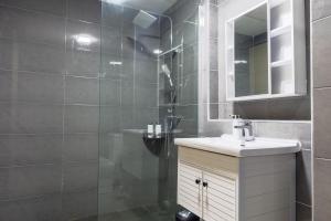 Photo #5 of Imperium Residence Seaview by Timorra in Balok, Malaysia