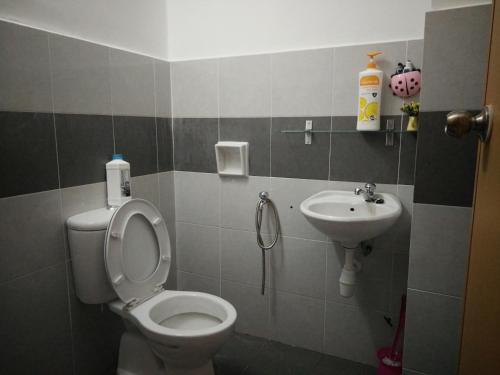 Photo #3 of Casa Inderaloka Pantai Batu Buruk in Kuala Terengganu, Malaysia