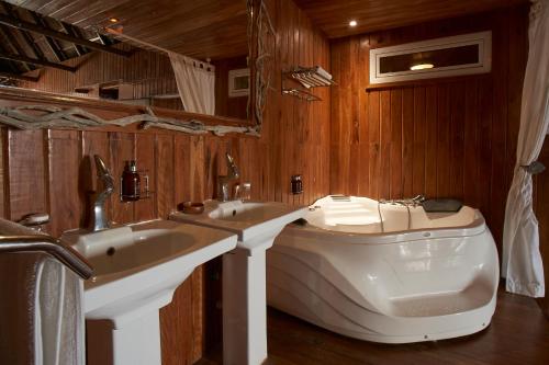 Photo #3 of Catembe Gallery Hotel in Maputo, Mozambique