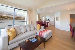 Photo #4 of Villa Del Lago in Queenstown, New Zealand