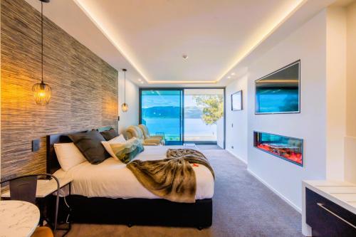 Photo #2 of Fiordland Lakeview Motel and Apartments in Te Anau, New Zealand