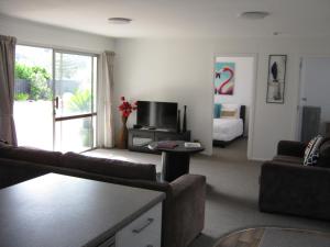 Photo #5 of Harbour Inn in Whangamatā, New Zealand