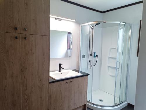 Photo #3 of Half Moon Bay Motel in Auckland, New Zealand