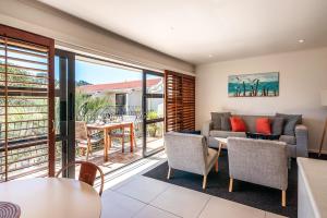 Photo #4 of Onetangi Beach Apartments in Auckland, New Zealand
