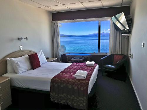 Photo #2 of Tui Oaks Motel in Taupō, New Zealand