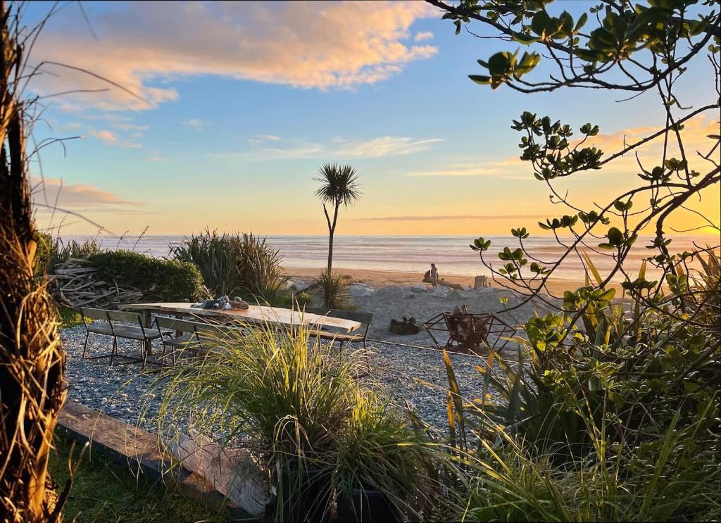 Photo of Drifting Sands Beachfront Retreat in Hokitika, New Zealand