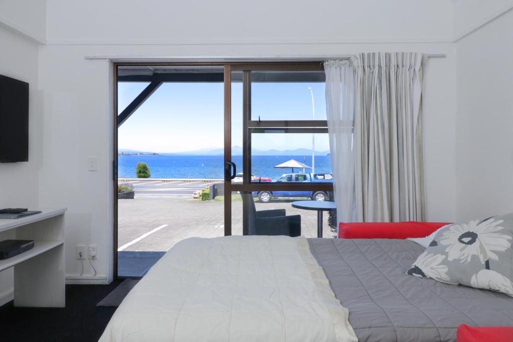 Photo #1 of Gables Lakefront Resort in Taupō, New Zealand