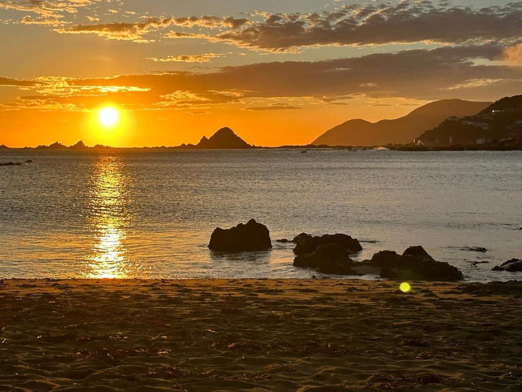 Photo #1 of Stunning Views Ocean-front in Wellington, New Zealand