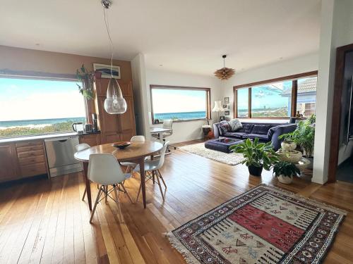 Photo #2 of Stunning Views Ocean-front in Wellington, New Zealand