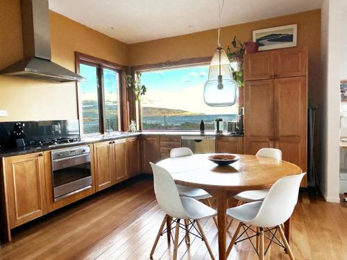 Photo #3 of Stunning Views Ocean-front in Wellington, New Zealand