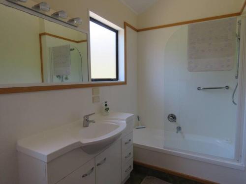 Photo #2 of Pure New Zealand Pure Beachfront in Coopers Beach, New Zealand