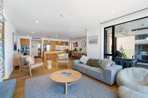 Photo #5 of Lakeside Luxury in Wānaka, New Zealand