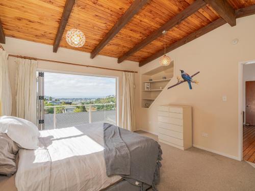 Photo #2 of Hinemoa Heights - Tairua Beach Holiday Home in Tairua, New Zealand