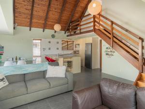 Photo #4 of Hinemoa Heights - Tairua Beach Holiday Home in Tairua, New Zealand
