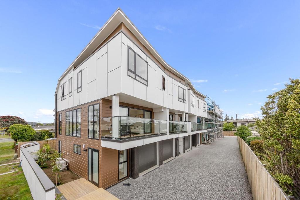 Photo of Waverly Place - Unique One Room Apartment in Orewa, New Zealand