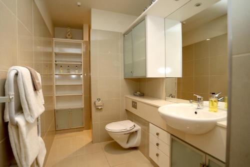 Photo #3 of Two Bedroom Apartment on the water in Picton, New Zealand