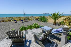 Photo #6 of Absolute Beachfront B&B in Napier, New Zealand