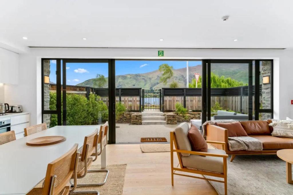 Photo of Lakeview Luxury Villa in Wānaka, New Zealand