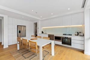 Photo #5 of Lakeview Luxury Villa in Wānaka, New Zealand