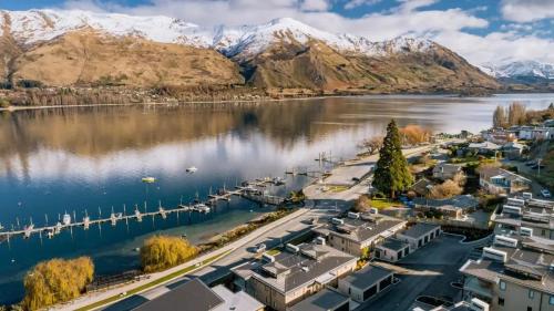 Photo #2 of Lakeview Luxury 2 Bedroom Villa in Wānaka, New Zealand