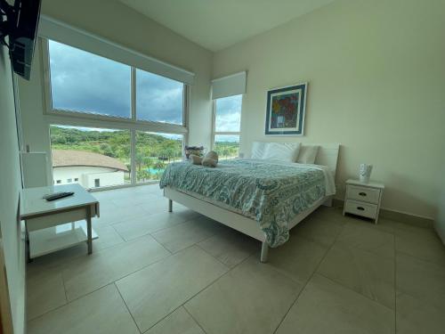 Photo #2 of Alquiler vacacional Apartamento en Playa Escondida Resort & Marina En el mar Caribe in Maria Chiquita, Panama