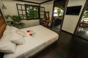 Photo #4 of Bocas Sunset 3 Bedroom Beach House in Bocas del Toro, Panama